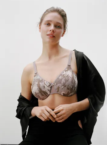 C Magnifique Very Covering Underwired Bra